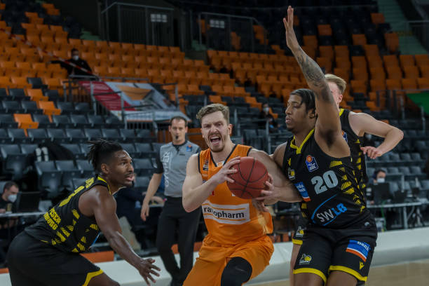 在主场还是 在主场还是