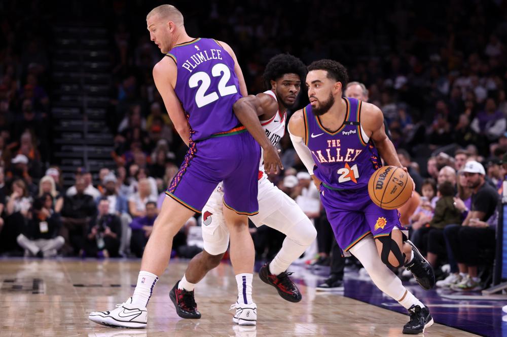 队友在中场 队友在中场